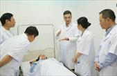 'Hãy để thầy thuốc được cứu người trong môi trường an toàn'