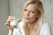 Giảm cân hiệu quả bằng cách uống sữa vào buổi tối trước khi đi ngủ