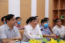 4 giáo sư đầu ngành vào Huế, Quảng Nam cứu bệnh nhân COVID-19 nặng