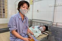 Bỏ qua 2 triệu chứng, 3 mẹ con ở Hà Nội nhập viện vì sốt xuất huyết