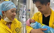 Bộ trưởng Bộ Y tế khen y bác sĩ 2 bệnh viện cứu sống mẹ, thai nhi bị tai nạn giao thông nghiêm trọng