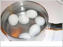 Tuyệt đối không được mắc 5 sai lầm cực nghiêm trọng này khi luộc trứng