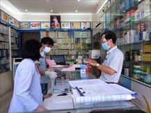 Phạt 10 cơ sở kinh doanh, bán lẻ thuốc chữa bệnh không tuân thủ các biện pháp phòng, chống dịch