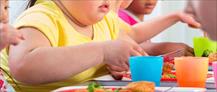 Giảm cân cho trẻ bằng chế độ ăn kiêng của người lớn sẽ ảnh hưởng tới chiều cao