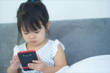 Trẻ chậm phát triển nếu dùng nhiều thiết bị điện tử