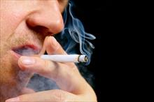 Hút thuốc lá có thể gây tổn thương não, mù màu