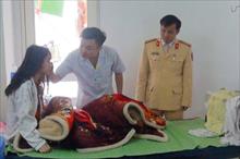 Thiếu tá công an hiến máu cứu nữ sinh lớp 10