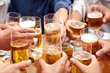 Không tự ý lạm dụng bia để giải độc rượu