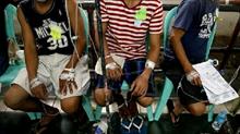 11 người Philippines chết do uống rượu dừa