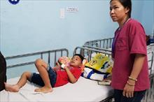 TP.HCM: Điều tra nguyên nhân gần 100 học sinh ăn xôi gà phải nhập viện cấp cứu